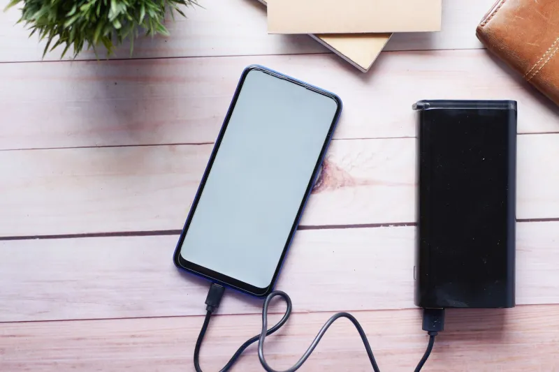 Your Phone Is Lying to You: The Apps Quietly Draining Your Battery All Day